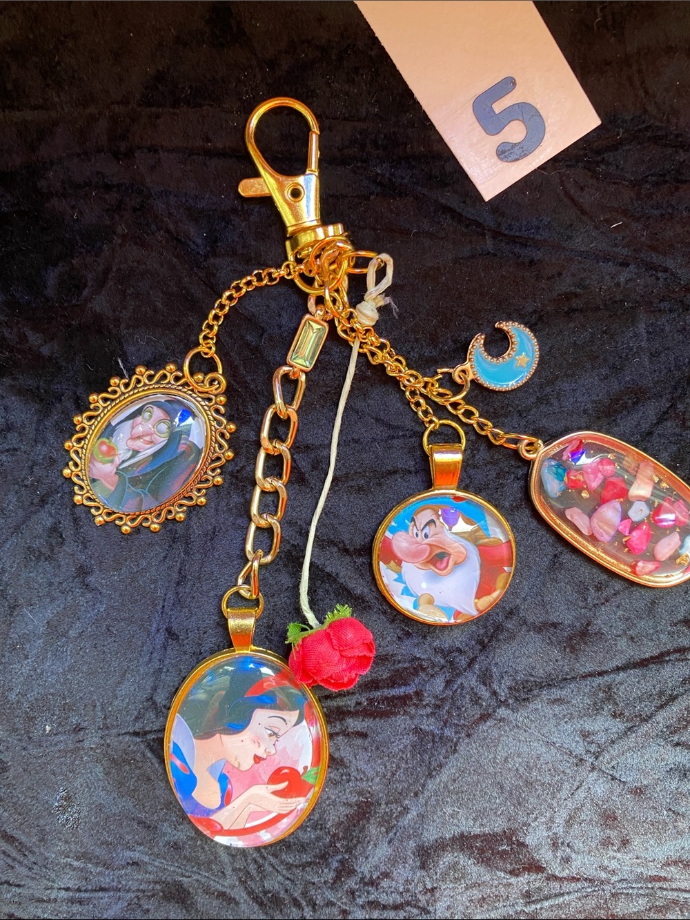 PURSE CHARM ART Disney Princess Charm Bag Keychain - Snow White Design